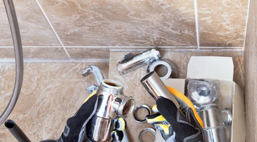 Professional gutter cleaning in Raymond, CA